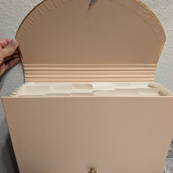 Pink and Gold File Folder - Picture 3 of 3